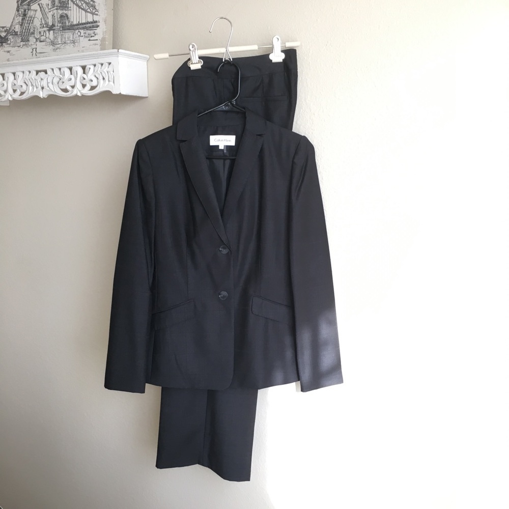 Calvin Klein 2-Piece Pant Suit
